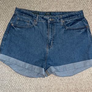 Women’s shorts